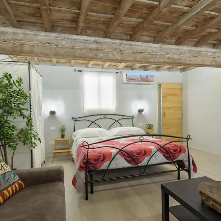 Geppi's Apartment Florenz